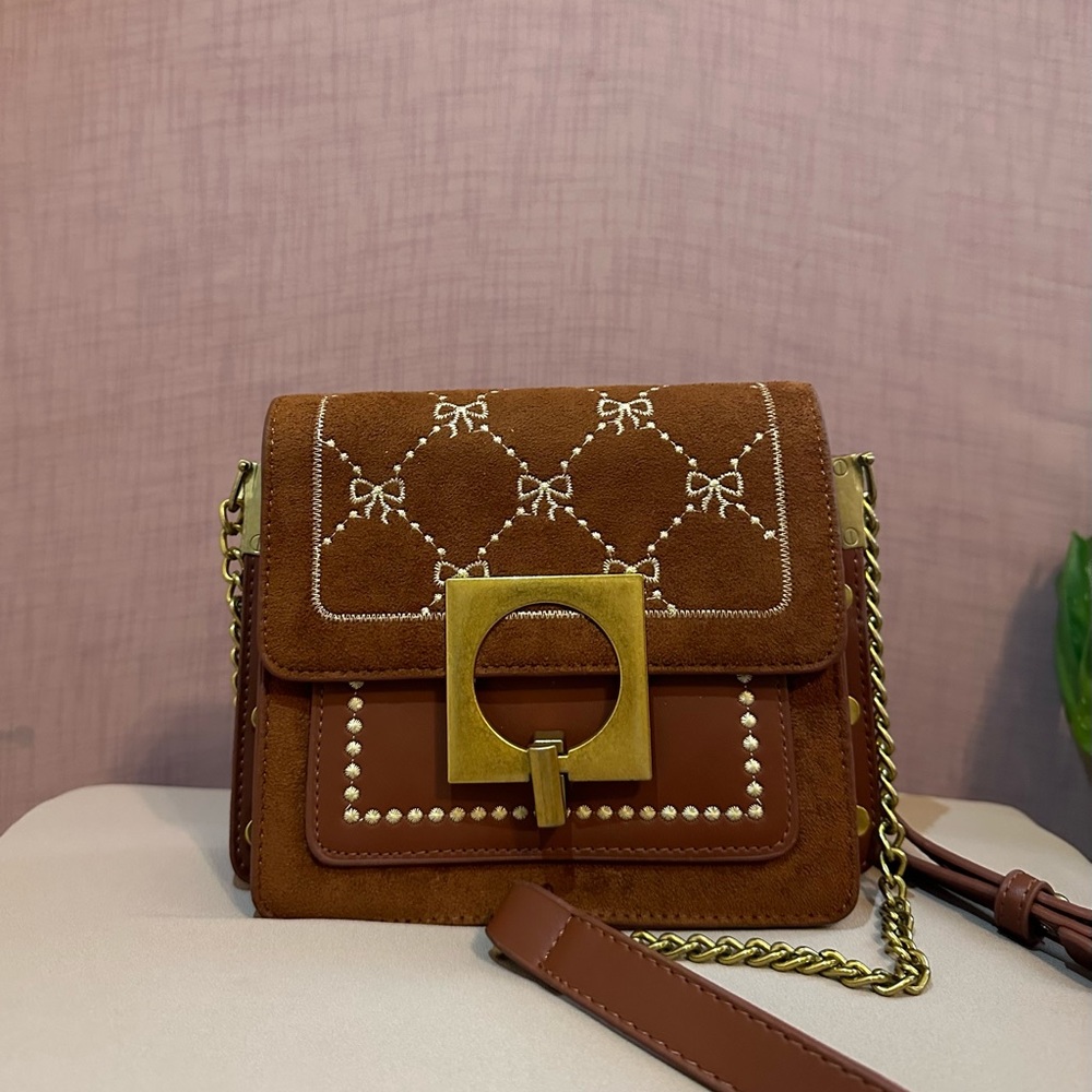 Women’s shoulder bag